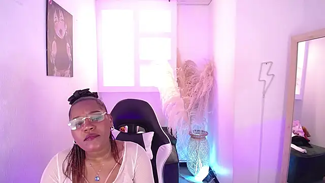 Maleja diguran1 online show from December 18, 2025, 5:06 pm