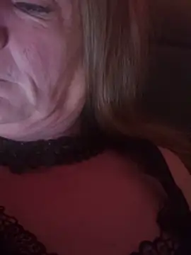 Snapshot of HotMilfLily chatting on December 20, 2025, 11:35 am HotMilfLily online show from December 20, 2025, 11:35 am