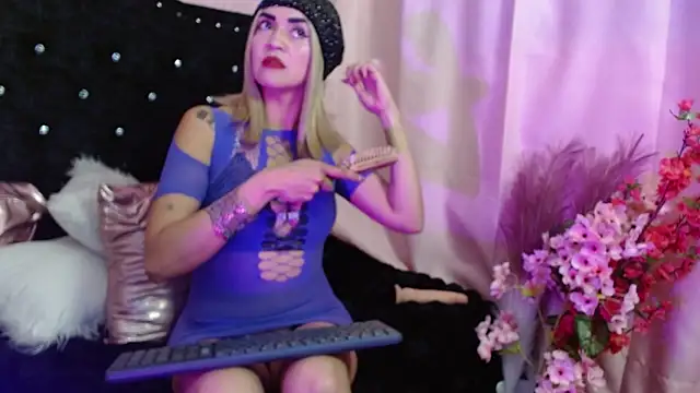 Ambar Rouxee online show from January 14, 2026, 8:56 pm