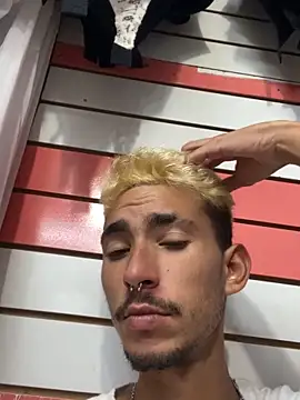 Snapshot of GuioficialBr chatting on February 2, 2026, 2:27 pm GuioficialBr online show from February 2, 2026, 2:27 pm