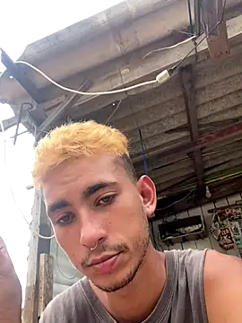 Snapshot of GuioficialBr chatting on December 21, 2025, 9:15 pm GuioficialBr online show from December 21, 2025, 9:15 pm