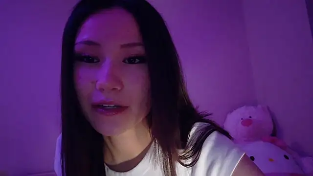 luvvivii online show from January 13, 2026, 1:53 am