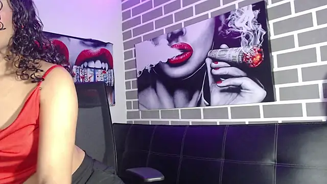 kira starrx online show from December 19, 2025, 4:16 am