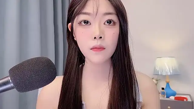 smalldaisy online show from April 6, 2026, 3:24 am