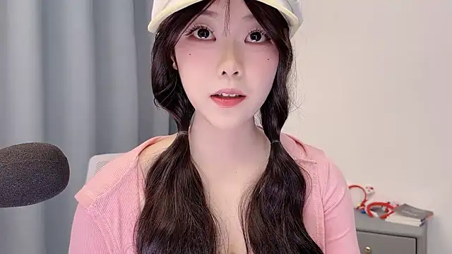 smalldaisy online show from March 20, 2026, 2:23 am