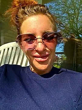 LaLynn online show from April 8, 2026, 11:22 am