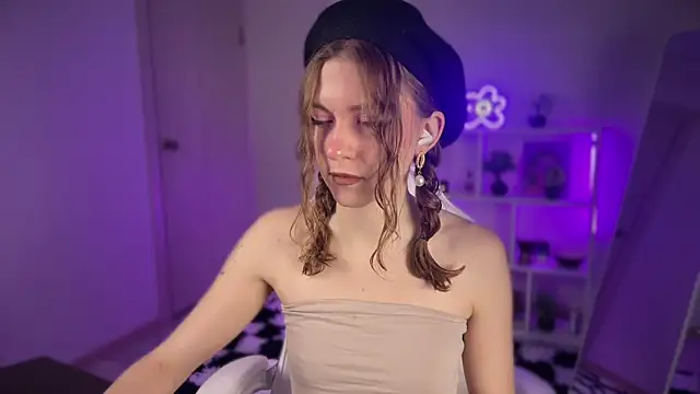 KellySunn online show from April 19, 2026, 8:04 am