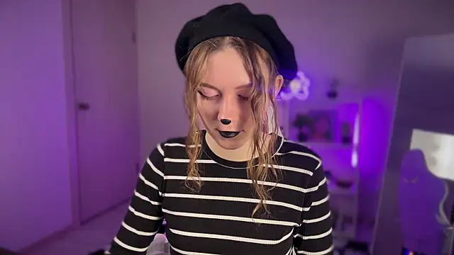 KellySunn online show from April 12, 2026, 8:17 am