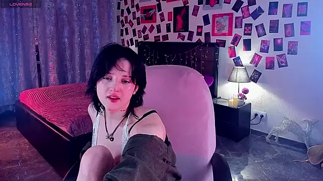 Snapshot of SarahShelby chatting on February 22, 2026, 11:01 am SarahShelby online show from February 22, 2026, 11:01 am