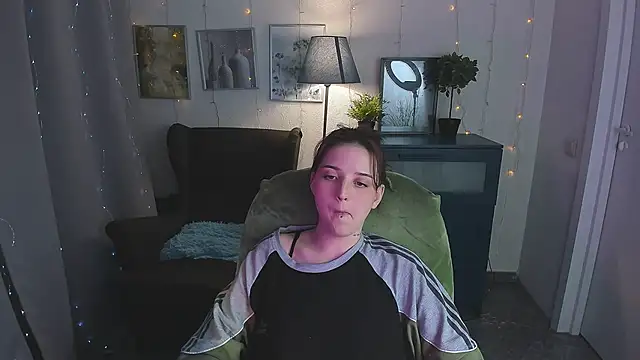 SarahShelby online show from June 13, 2026, 5:00 pm
