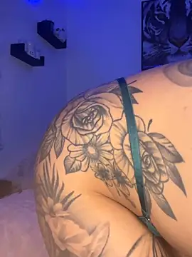 urprettygirlleenay online show from February 18, 2026, 10:17 pm