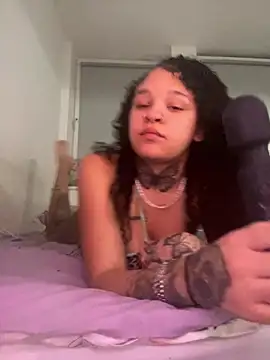 urprettygirlleenay online show from January 13, 2026, 9:41 pm