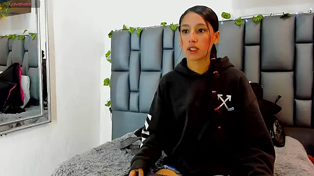 Snapshot of Celeste_71 chatting on June 10, 2026, 12:39 pm Celeste 71 online show from June 10, 2026, 12:39 pm