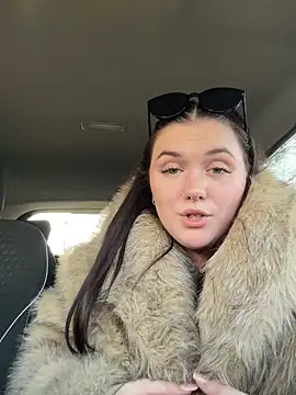 lillymalefica online show from December 21, 2025, 12:29 pm