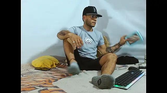 Alphamaster 92 online show from March 6, 2026, 8:26 pm