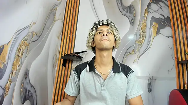 Victor LatinBoy online show from January 17, 2026, 12:31 pm