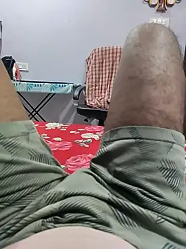 Snapshot of hydhunk26 chatting on January 6, 2026, 5:33 am hydhunk26 online show from January 6, 2026, 5:33 am