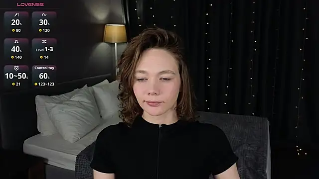 NovaEva  online show from May 19, 2026, 12:04 am