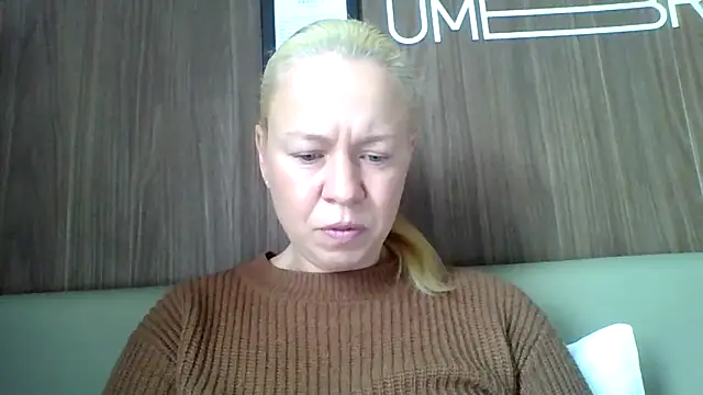 Snapshot of jennyblondeuk chatting on April 13, 2026, 12:53 pm jennyblondeuk online show from April 13, 2026, 12:53 pm