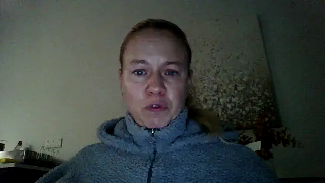 Snapshot of jennyblondeuk chatting on March 11, 2026, 6:24 pm jennyblondeuk online show from March 11, 2026, 6:24 pm