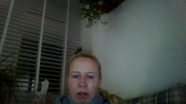 Snapshot of jennyblondeuk chatting on February 18, 2026, 10:50 pm jennyblondeuk online show from February 18, 2026, 10:50 pm