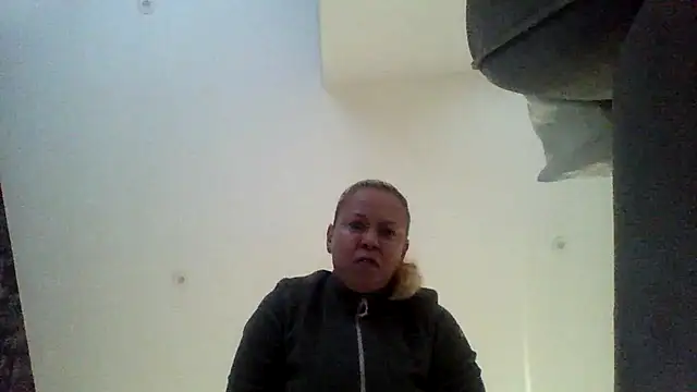 Snapshot of jennyblondeuk chatting on March 22, 2026, 5:47 pm jennyblondeuk online show from March 22, 2026, 5:47 pm