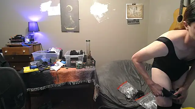 evefoxcd online show from December 20, 2025, 8:28 am