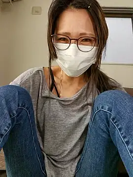 tomatocjin124 online show from April 22, 2026, 2:40 am