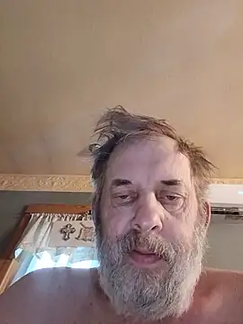 FragrantToe529 online show from May 18, 2026, 1:05 pm