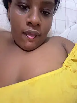 amorasecy online show from April 12, 2026, 1:03 pm