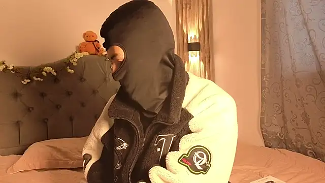 cute emmma online show from April 19, 2026, 11:00 am