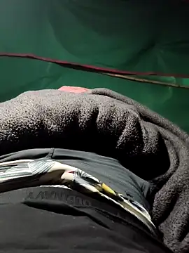 Hot2602 online show from December 21, 2025, 1:24 pm