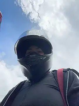 Ema Rose  online show from February 18, 2026, 7:10 pm