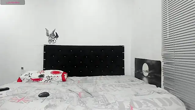 richblack01 online show from July 13, 2026, 12:04 pm