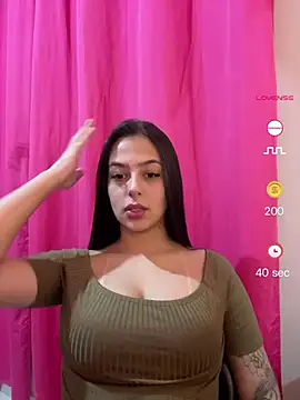 Snapshot of jujuarantes__2026 chatting on July 11, 2026, 2:17 pm jujuarantes 2026 online show from July 11, 2026, 2:17 pm
