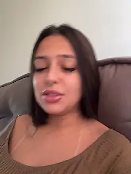 jujuarantes  2026 online show from April 16, 2026, 1:34 pm