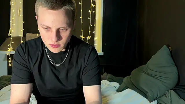 love4couple online show from March 15, 2026, 5:09 pm