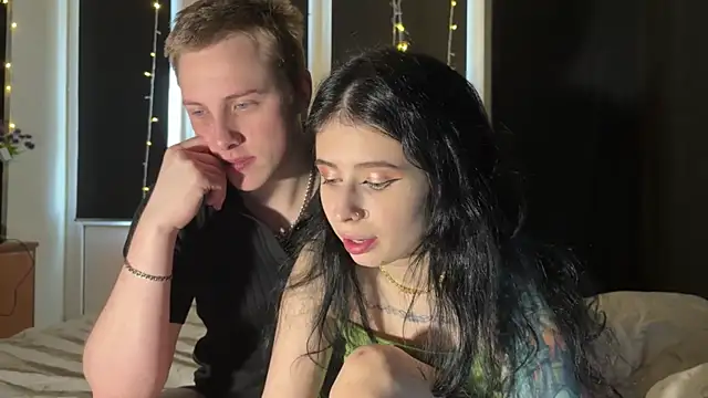 love4couple online show from April 22, 2026, 7:37 am