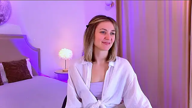 Snapshot of EmeraldGlow chatting on January 16, 2026, 2:43 pm EmeraldGlow online show from January 16, 2026, 2:43 pm