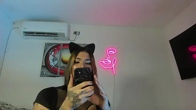 Maya Nova online show from January 18, 2026, 2:48 am