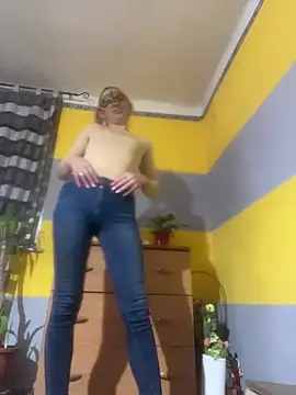 SexyMamiVee online show from April 22, 2026, 4:47 pm