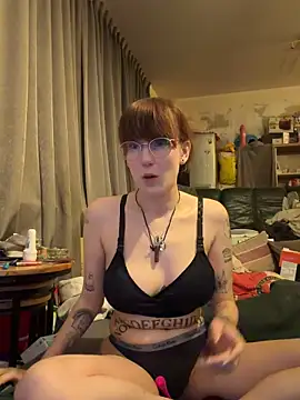 MisterandNiffyNoon online show from February 14, 2026, 7:25 pm