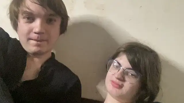 GoldenPairX online show from December 22, 2025, 4:07 pm