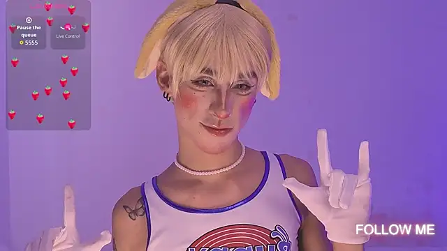 Kitsuneplay  online show from May 6, 2026, 8:02 pm