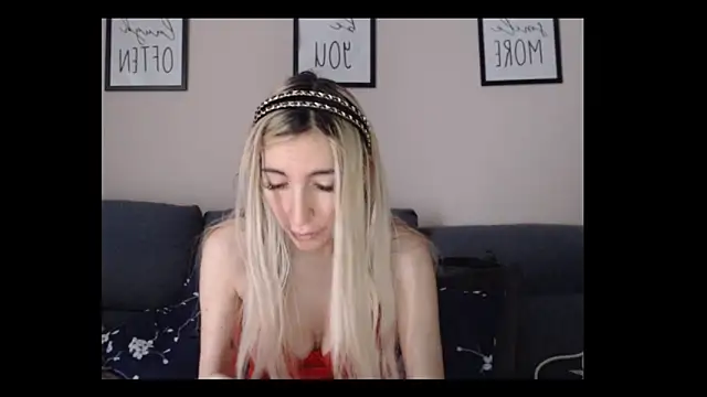 Snapshot of BarbieBlondieGirl chatting on June 10, 2026, 11:33 am BarbieBlondieGirl online show from June 10, 2026, 11:33 am