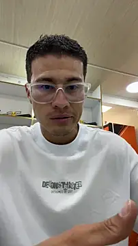 Latin Paisa Boy online show from February 17, 2026, 7:44 pm