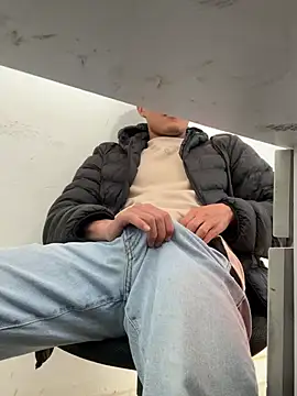 Latin Paisa Boy online show from April 19, 2026, 8:11 pm