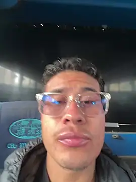 Latin Paisa Boy online show from April 18, 2026, 4:53 pm