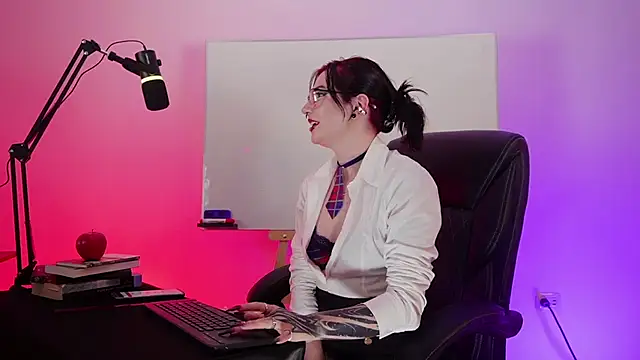 miami 18  online show from April 20, 2026, 2:25 am