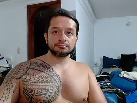 gonzzohunterr online show from May 12, 2026, 5:37 am